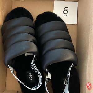 UGG Women's Black Fluffy Slippers